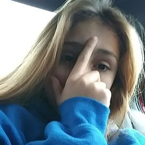 Meet your Posher, Valeria